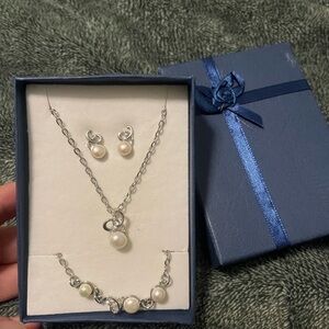 Elegant Silver Pearl Jewelry Set